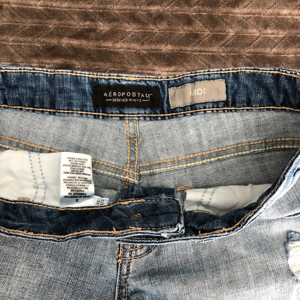 Aeropostale Midi Distressed Jean Shorts Size 2 GUC - Picture 4 of 8